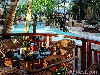 Four Seasons Hotel 12
